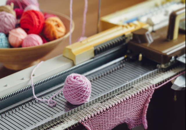 Mend Knitting Machines