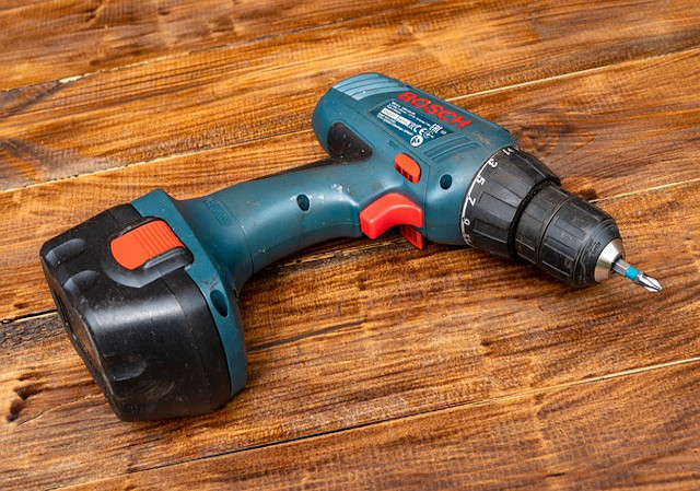 Mend hammer drill power